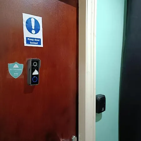 Homestay Bedspace Бирмингем Экстерьер фото